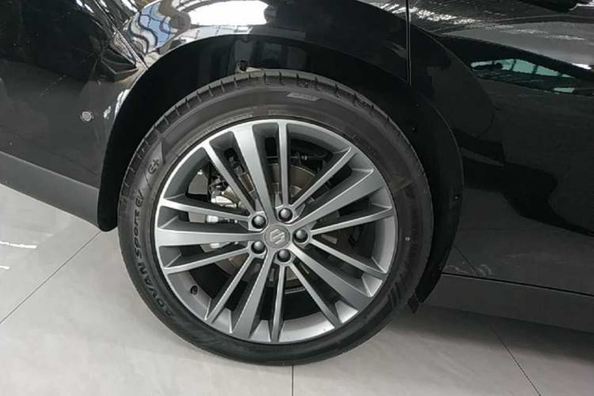 Used Leapmotor C16 2026 Extended-Range 280 LiDAR Zhizun Edition 5 Seats Right Rear Wheel Hub