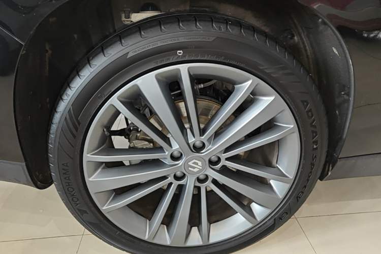 Used Leapmotor C16 2026 Extended-Range 280 LiDAR Zhizun Edition 6 Seats Right Rear Wheel Hub