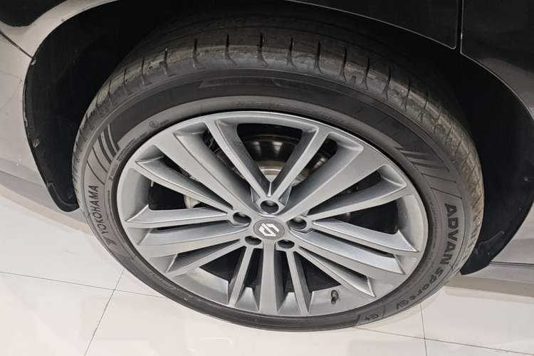 Used Leapmotor C16 2026 Extended-Range 280 LiDAR Zhizun Edition 6 Seats Right Rear Wheel Hub