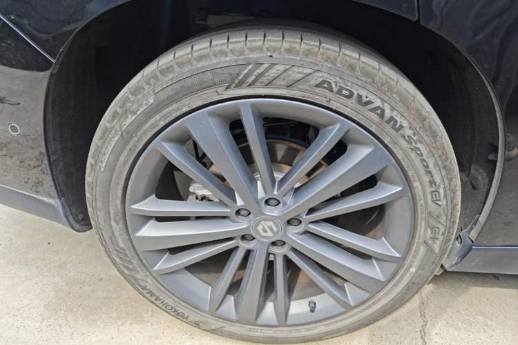 Used Leapmotor C16 2026 Extended-Range 280 LiDAR Zhizun Edition 6 Seats Right Rear Wheel Hub