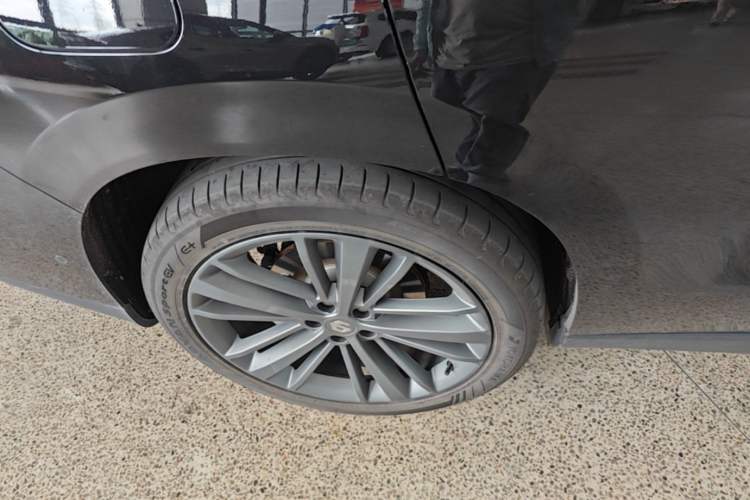 Used Leapmotor C16 2026 Extended-Range 280 LiDAR Zhizun Edition 6 Seats Right Rear Wheel Hub