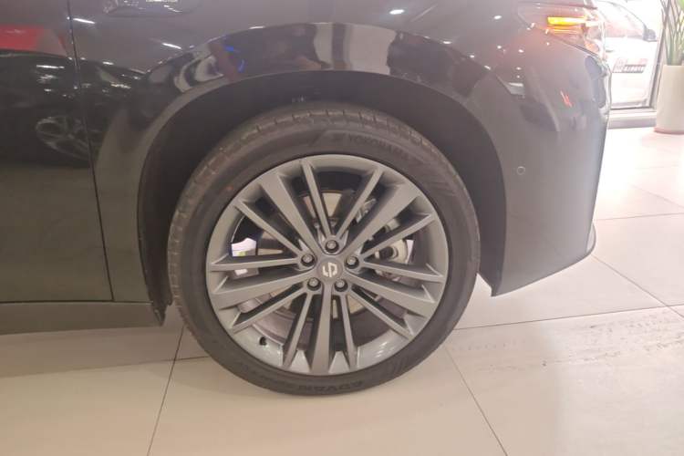 Used Leapmotor C16 2026 Extended-Range 280 LiDAR Zhizun Edition 6 Seats Right Rear Wheel Hub