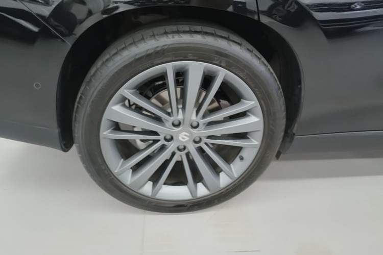 Used Leapmotor C16 2026 Extended-Range 280 LiDAR Zhizun Edition 6 Seats Right Rear Wheel Hub