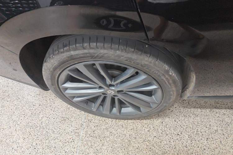 Used Leapmotor C16 2026 Extended-Range 280 LiDAR Zhizun Edition 6 Seats Right Rear Wheel Hub