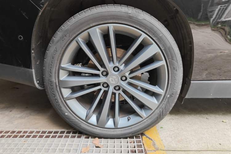 Used Leapmotor C16 2026 Extended-Range 280 LiDAR Zhizun Edition 6 Seats Right Rear Wheel Hub