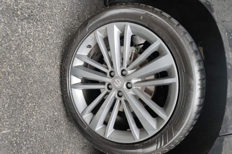 Used Leapmotor C16 2026 Extended-Range 280 LiDAR Zhizun Edition 6 Seats Right Rear Wheel Hub