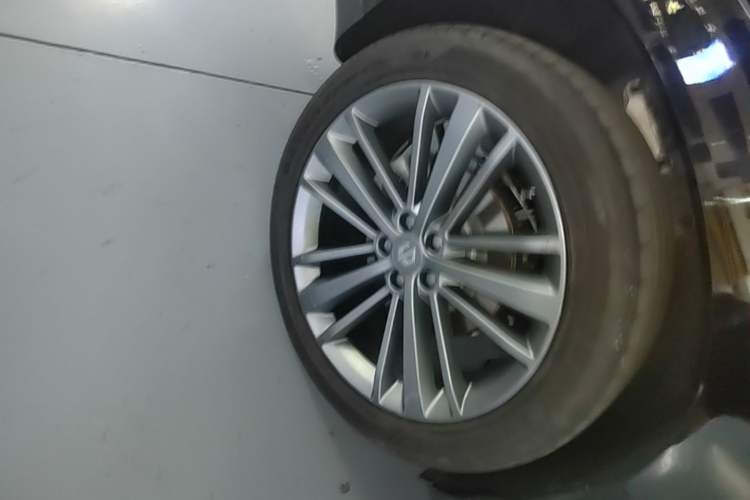 Used Leapmotor C16 2026 Extended-Range 280 LiDAR Zhizun Edition 6 Seats Right Rear Wheel Hub