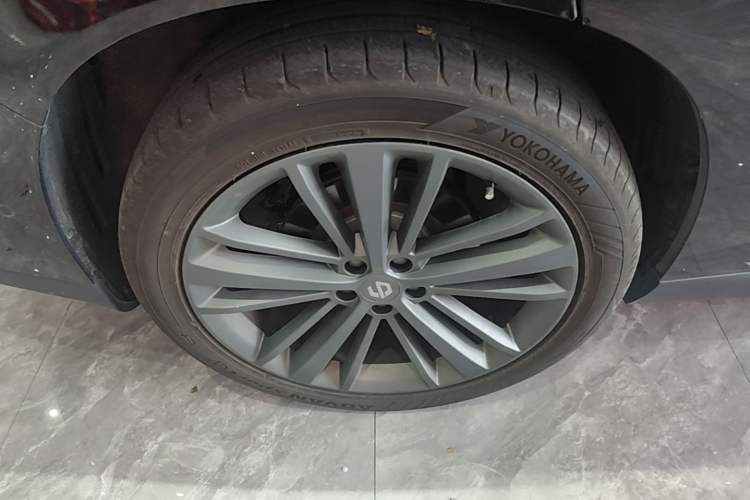 Used Leapmotor C16 2026 Extended-Range 280 LiDAR Zhizun Edition 6 Seats Right Rear Wheel Hub