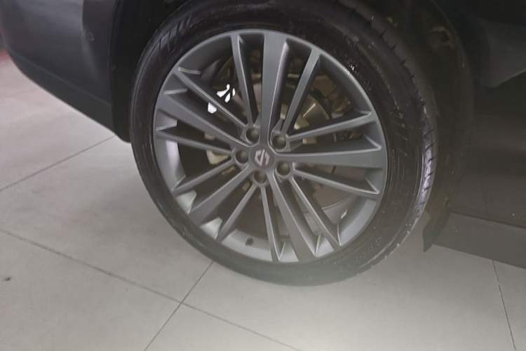 Used Leapmotor C16 2026 Extended-Range 280 LiDAR Zhizun Edition 5 Seats Right Rear Wheel Hub