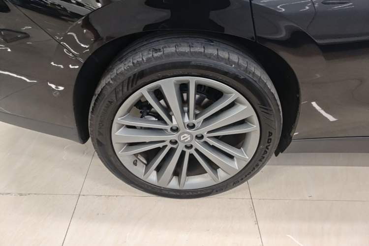 Used Leapmotor C16 2026 Extended-Range 280 LiDAR Zhizun Edition 6 Seats Right Rear Wheel Hub