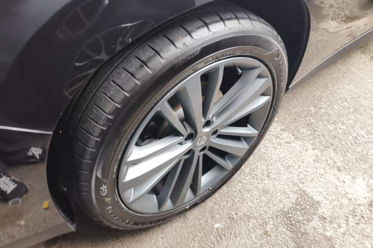 Used Leapmotor C16 2026 Extended-Range 280 LiDAR Zhizun Edition 6 Seats Right Rear Wheel Hub