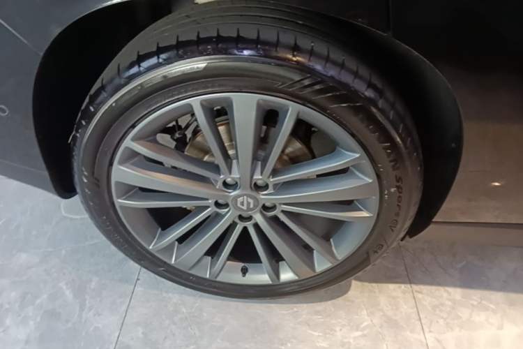 Used Leapmotor C16 2026 Extended-Range 280 LiDAR Zhizun Edition 6 Seats Right Rear Wheel Hub