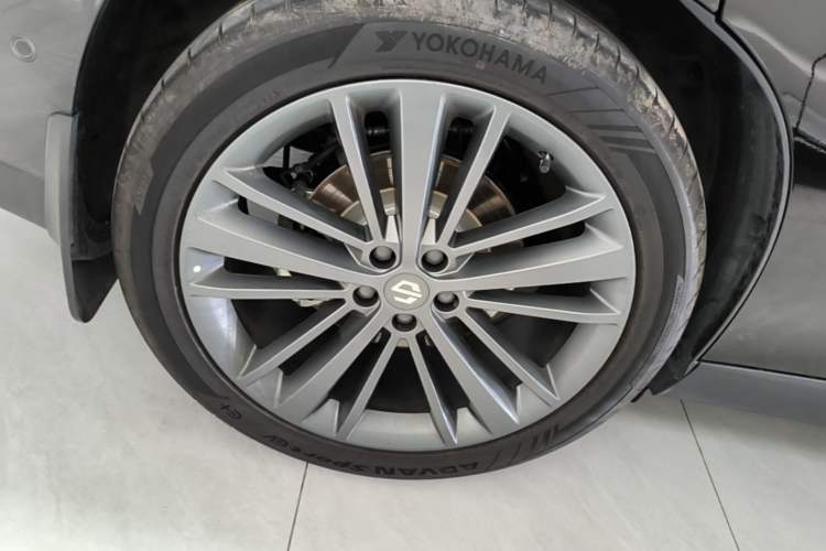 Used Leapmotor C16 2026 All-Electric 630 LiDAR Zhizun Edition 6 Seats Right Rear Wheel Hub
