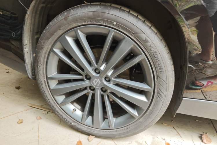 Used Leapmotor C16 2026 Extended-Range 280 LiDAR Zhizun Edition 6 Seats Right Rear Wheel Hub