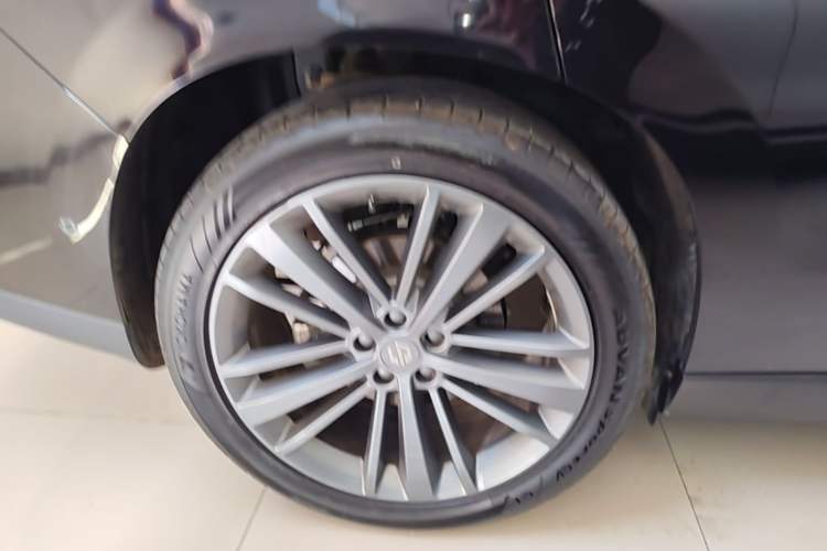 Used Leapmotor C16 2026 Extended-Range 280 LiDAR Zhizun Edition 6 Seats Right Rear Wheel Hub