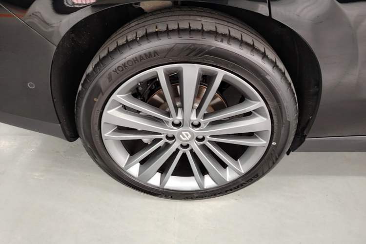 Used Leapmotor C16 2026 Extended-Range 280 LiDAR Zhizun Edition 6 Seats Right Rear Wheel Hub