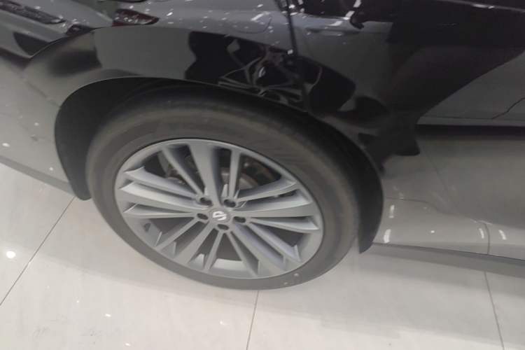 Used Leapmotor C16 2026 Extended-Range 280 LiDAR Zhizun Edition 6 Seats Right Rear Wheel Hub