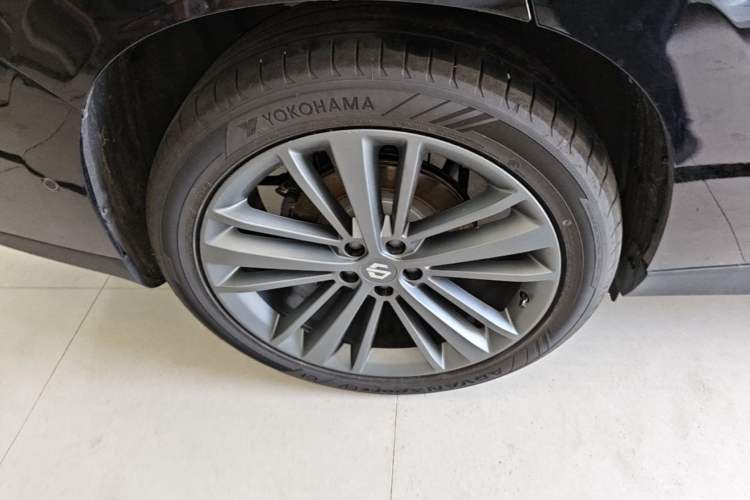 Used Leapmotor C16 2026 Extended-Range 280 LiDAR Zhizun Edition 6 Seats Right Rear Wheel Hub