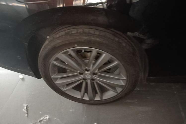 Used Leapmotor C16 2026 Extended-Range 280 LiDAR Zhizun Edition 6 Seats Right Rear Wheel Hub