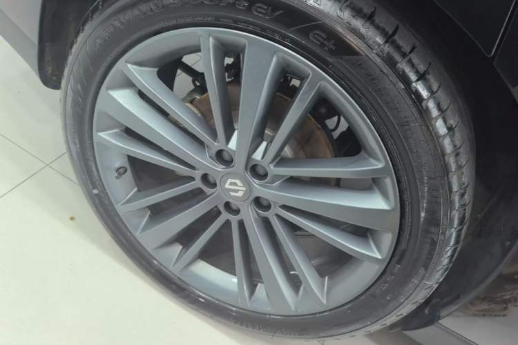 Used Leapmotor C16 2026 Extended-Range 280 LiDAR Zhizun Edition 6 Seats Right Rear Wheel Hub