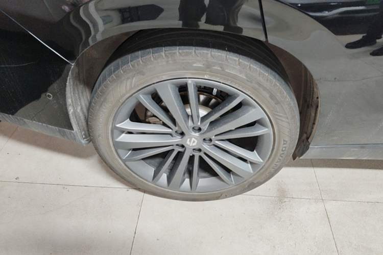 Used Leapmotor C16 2026 Extended-Range 280 LiDAR Zhizun Edition 6 Seats Right Rear Wheel Hub