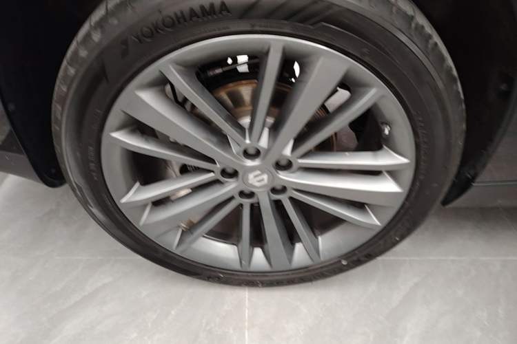 Used Leapmotor C16 2026 Extended-Range 280 LiDAR Zhizun Edition 6 Seats Right Rear Wheel Hub