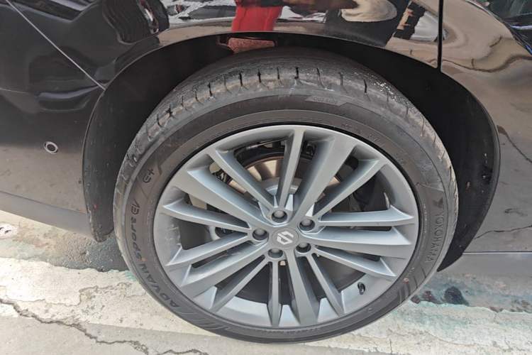 Used Leapmotor C16 2026 Extended-Range 280 LiDAR Zhizun Edition 6 Seats Right Rear Wheel Hub