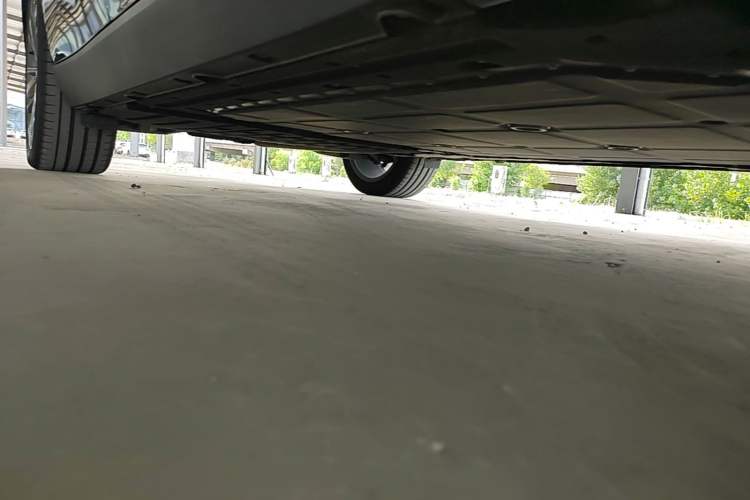 Used Leapmotor C16 2026 Extended-Range 280 LiDAR Zhizun Edition 6 Seats Right Side Sill