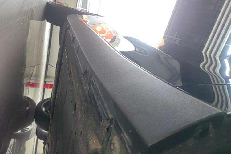 Used Leapmotor C16 2026 Extended-Range 280 LiDAR Zhizun Edition 6 Seats Right Side Sill