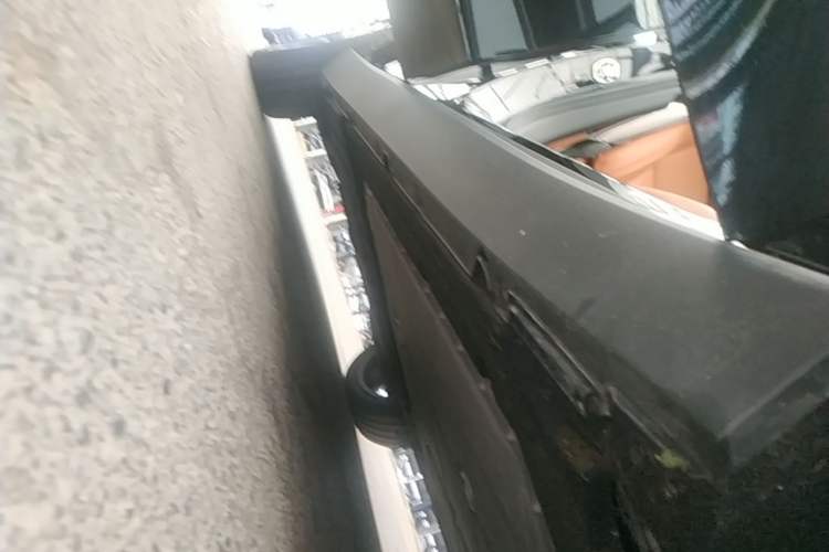 Used Leapmotor C16 2026 Extended-Range 280 LiDAR Zhizun Edition 6 Seats Right Side Sill