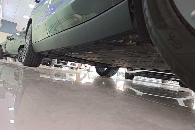 Used Leapmotor C16 2026 Extended-Range 280 LiDAR Zhizun Edition 6 Seats Right Side Sill