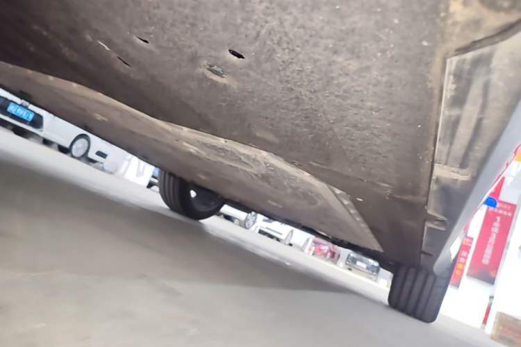 Used Leapmotor C16 2026 Extended-Range 280 LiDAR Zhizun Edition 6 Seats Right Side Sill