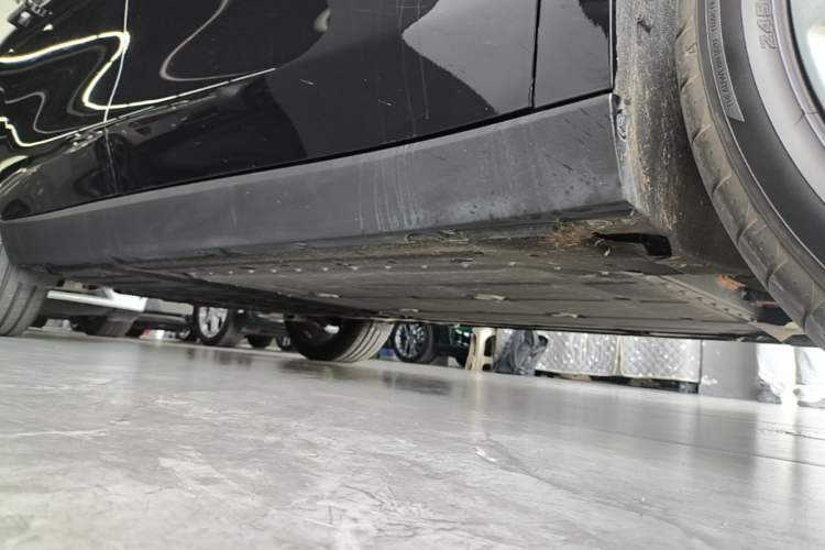 Used Leapmotor C16 2026 Extended-Range 280 LiDAR Zhizun Edition 6 Seats Right Side Sill