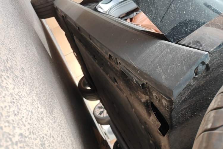 Used Leapmotor C16 2026 Extended-Range 280 LiDAR Zhizun Edition 6 Seats Right Side Sill
