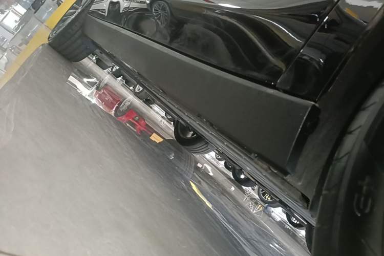 Used Leapmotor C16 2026 Extended-Range 280 LiDAR Zhizun Edition 6 Seats Right Side Sill
