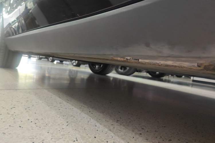 Used Leapmotor C16 2026 Extended-Range 280 LiDAR Zhizun Edition 6 Seats Right Side Sill