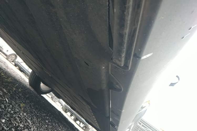 Used Leapmotor C16 2026 Extended-Range 280 LiDAR Zhizun Edition 6 Seats Right Side Sill