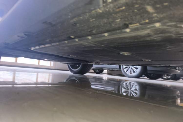Used Leapmotor C16 2026 Extended-Range 280 LiDAR Zhizun Edition 6 Seats Right Side Sill