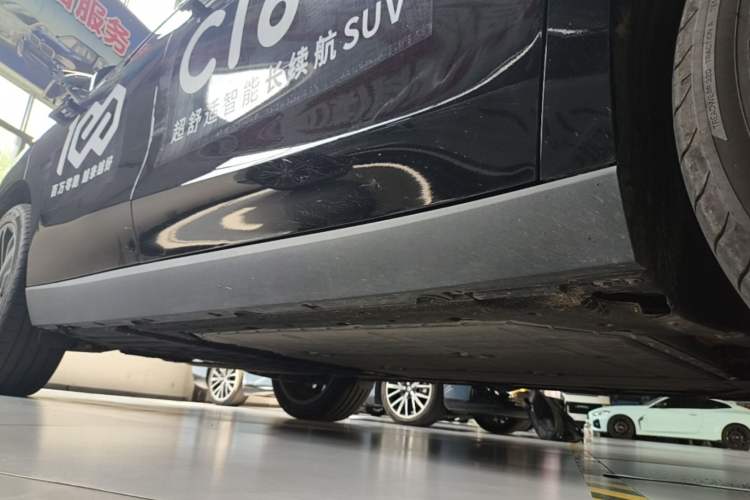 Used Leapmotor C16 2026 Extended-Range 280 LiDAR Zhizun Edition 6 Seats Right Side Sill