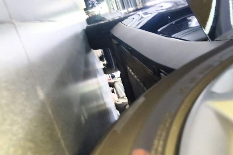 Used Leapmotor C16 2026 Extended-Range 280 LiDAR Zhizun Edition 6 Seats Right Side Sill