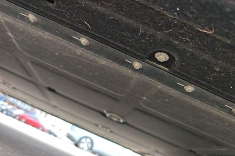 Used Leapmotor C16 2026 Extended-Range 280 LiDAR Zhizun Edition 6 Seats Right Side Sill