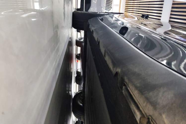 Used Leapmotor C16 2026 All-Electric 630 LiDAR Zhizun Edition 6 Seats Right Side Sill