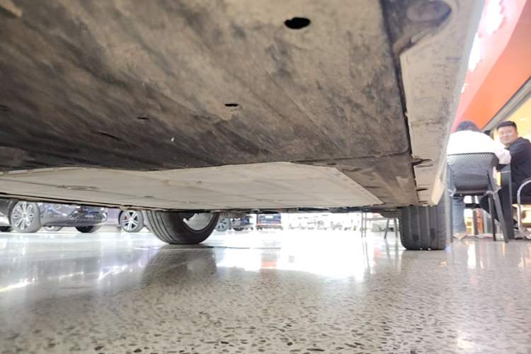 Used Leapmotor C16 2026 Extended-Range 280 LiDAR Zhizun Edition 6 Seats Right Side Sill