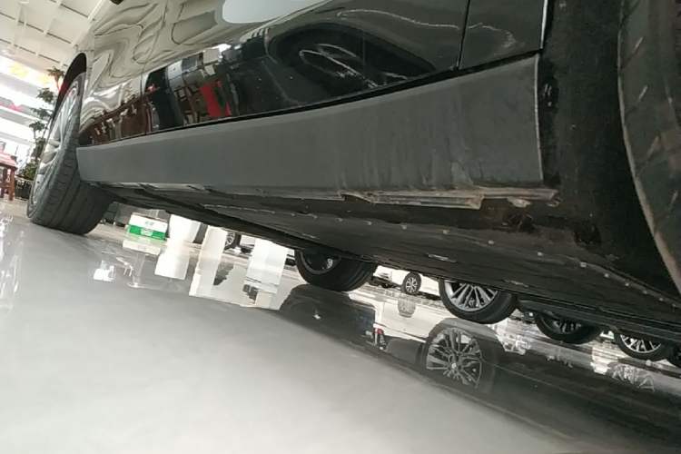 Used Leapmotor C16 2026 Extended-Range 280 LiDAR Zhizun Edition 5 Seats Right Side Sill