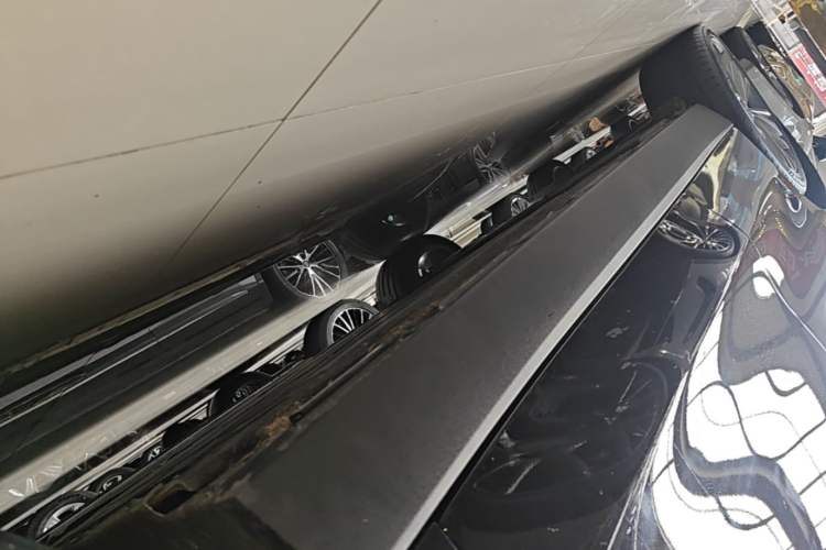 Used Leapmotor C16 2026 Extended-Range 280 LiDAR Zhizun Edition 6 Seats Right Side Sill