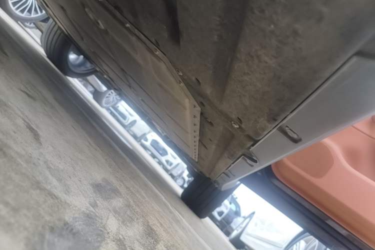 Used Leapmotor C16 2026 Extended-Range 280 LiDAR Zhizun Edition 6 Seats Right Side Sill