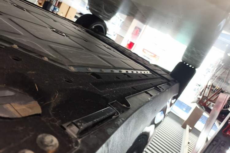 Used Leapmotor C16 2026 Extended-Range 280 LiDAR Zhizun Edition 6 Seats Right Side Sill