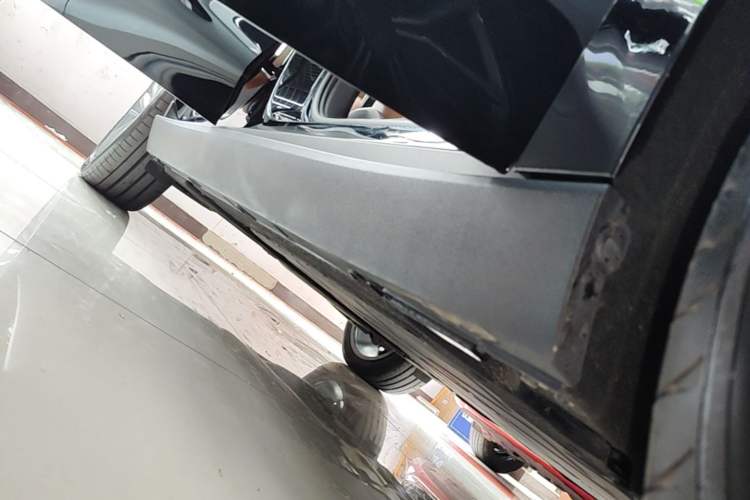 Used Leapmotor C16 2026 Extended-Range 280 LiDAR Zhizun Edition 6 Seats Right Side Sill