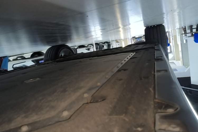 Used Leapmotor C16 2026 Extended-Range 280 LiDAR Zhizun Edition 6 Seats Right Side Sill