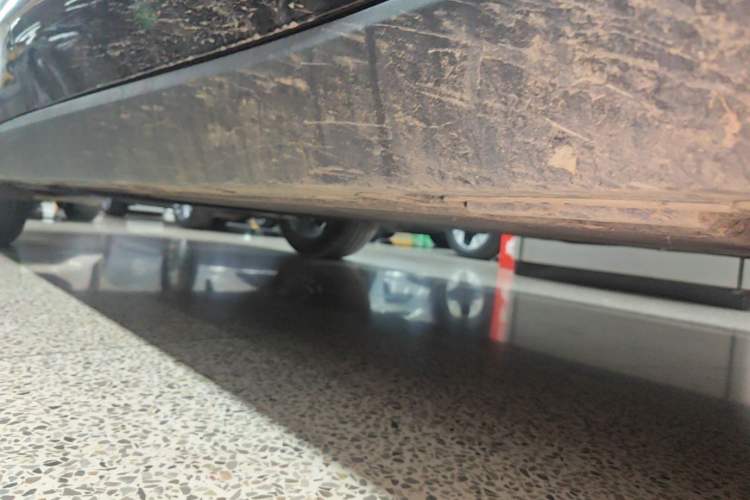 Used Leapmotor C16 2026 Extended-Range 280 LiDAR Zhizun Edition 6 Seats Right Side Sill